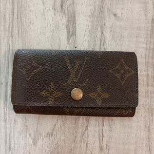 Authentic LOUIS VUITTON Monogram Multicles 4 Key Case